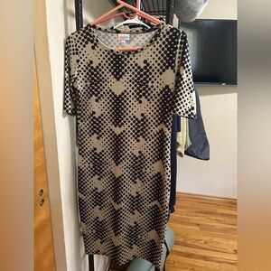 LuLaRoe Black and Tan Sheath Dress 3/4 Sleeve Crew Neck